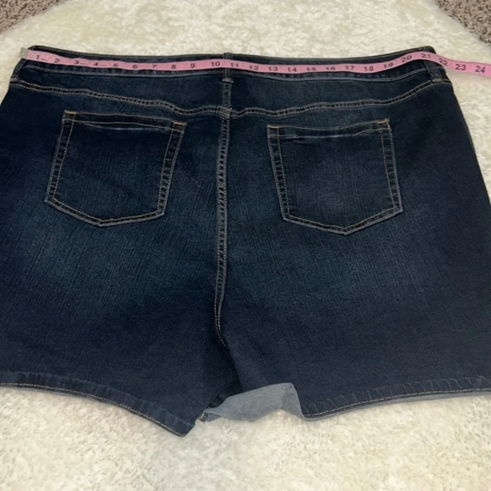 Torrid 5 inch vintage stretch‎ high rise shorts women’s size 24